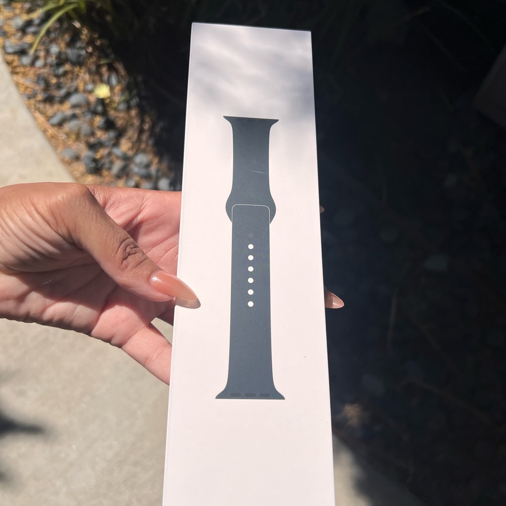 Midnight Apple Watch 8 series watchband.